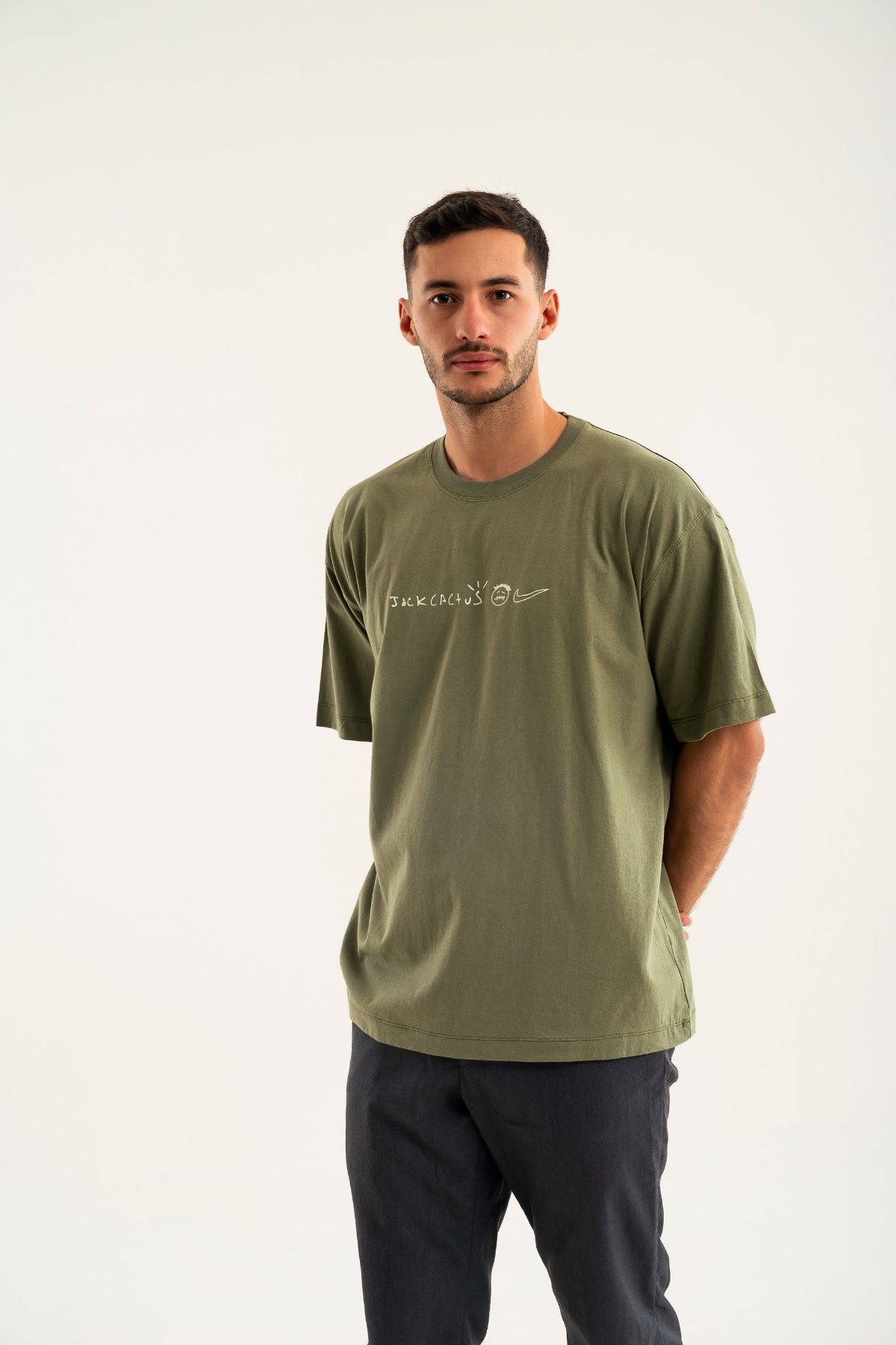 NK CARDADO en VERDE MILITAR